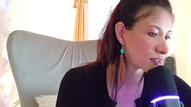 Snapshot of magali_19 chatting on 2, 8, 2026 magali 19 online show from 2, 8, 2026