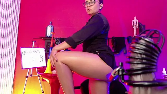 MistressSlut1 online show from 6, 7, 2026