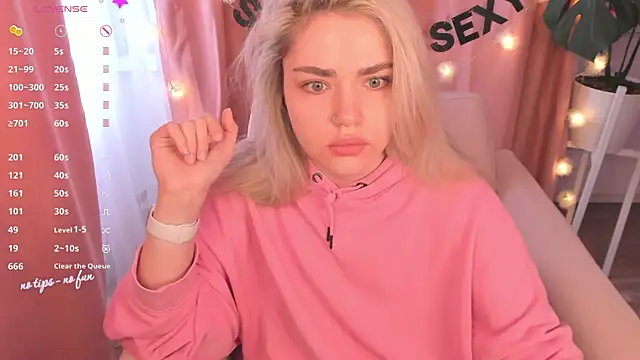 Snapshot of pussy-kattt chatting on 21, 3, 2025 pussy-kattt online show from 21, 3, 2025