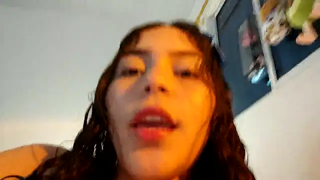 MollyG18 online show from 4, 11, 2025