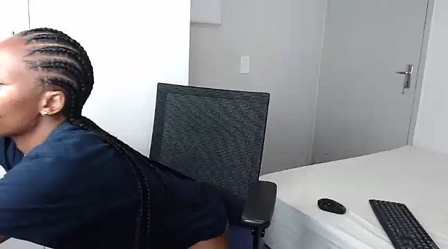 Snapshot of QUEENMANDYY chatting on 16, 1, 2025 QUEENMANDYY online show from 16, 1, 2025