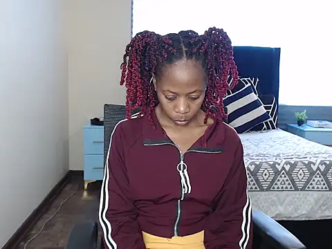 QUEENMANDYY online show from 25, 6, 2026