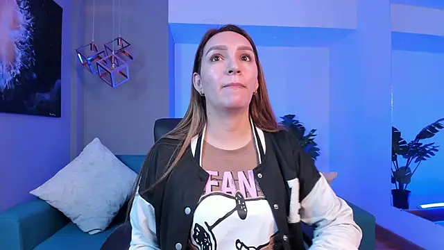 miataylorr1 online show from 13, 11, 2025