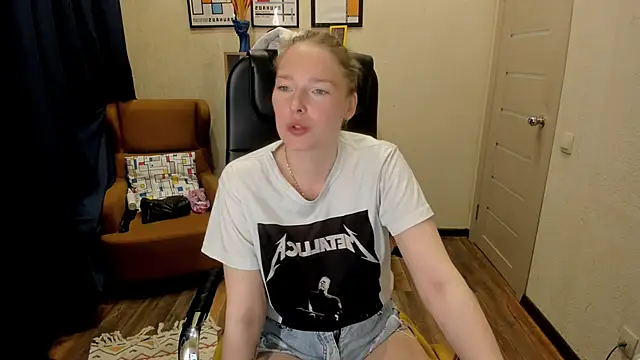 Snapshot of _fiona_Love chatting on 13, 5, 2026 fiona Love online show from 13, 5, 2026