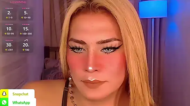 QUEEN GIAMOORE69 online show from 14, 12, 2024