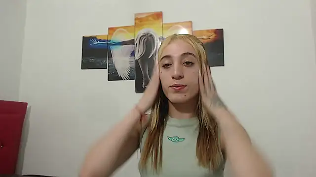 Snapshot of andreahhill chatting on 9, 4, 2026 andreahhill online show from 9, 4, 2026