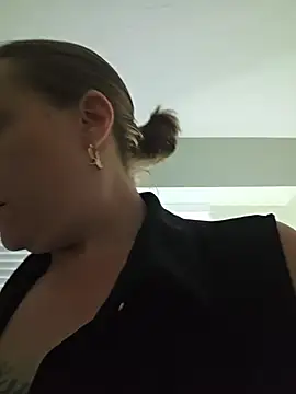 julimonroe online show from 15, 7, 2026