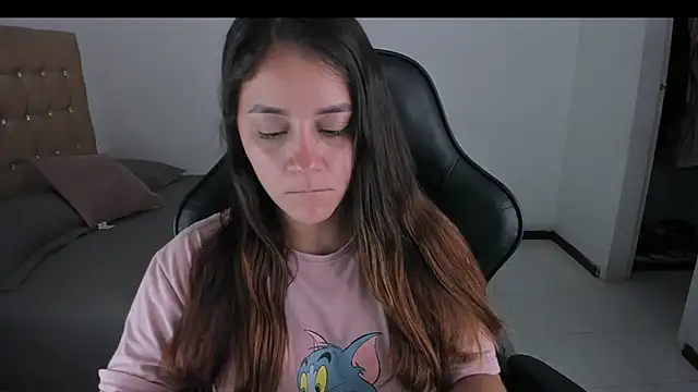 Snapshot of EmmaGrace1999 chatting on 6, 12, 2024 EmmaGrace1999 online show from 6, 12, 2024