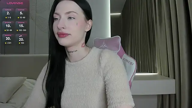 JenniferQueen11 online show from 11, 7, 2026