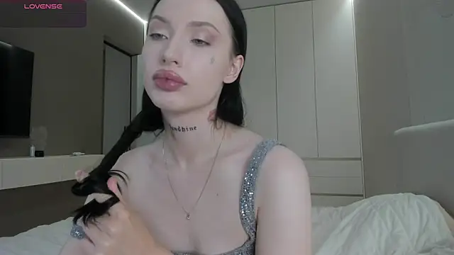 JenniferQueen11 online show from 29, 7, 2026