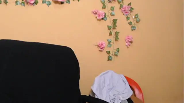 Snapshot of Hellensextits chatting on 11, 1, 2025 Hellensextits online show from 11, 1, 2025