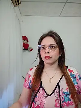lorenitabella online show from 13, 6, 2026
