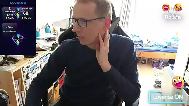 Snapshot of sexmenlion chatting on 9, 3, 2025 sexmenlion online show from 9, 3, 2025