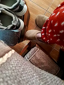 feet toes online show from 14, 3, 2025