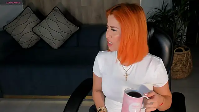 Snapshot of MadelineFox chatting on 9, 9, 2025 MadelineFox online show from 9, 9, 2025