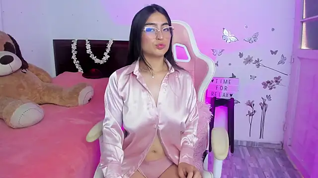 Snapshot of Blue_Petite chatting on 7, 2, 2025 Blue Petite online show from 7, 2, 2025