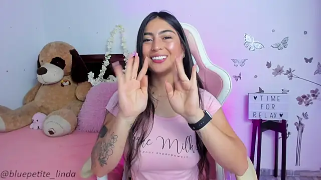 Snapshot of Blue_Petite chatting on 19, 3, 2025 Blue Petite online show from 19, 3, 2025