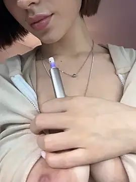 Snapshot of Camilla_Railian chatting on 20, 12, 2024 Camilla Railian online show from 20, 12, 2024