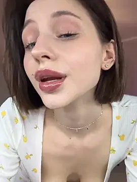 Snapshot of Camilla_Railian chatting on 20, 12, 2024 Camilla Railian online show from 20, 12, 2024