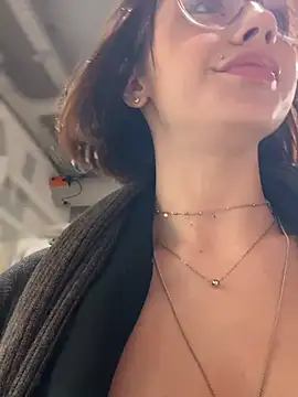 Snapshot of Camilla_Railian chatting on 3, 1, 2025 Camilla Railian online show from 3, 1, 2025