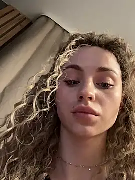 Snapshot of Camilla_Railian chatting on 26, 1, 2025 Camilla Railian online show from 26, 1, 2025