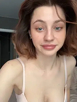 Snapshot of Camilla_Railian chatting on 2, 10, 2025 Camilla Railian online show from 2, 10, 2025