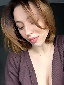 Snapshot of Camilla_Railian chatting on 3, 10, 2025 Camilla Railian online show from 3, 10, 2025