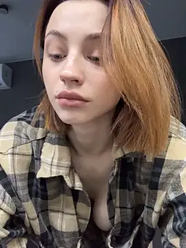 Snapshot of Camilla_Railian chatting on 4, 10, 2025 Camilla Railian online show from 4, 10, 2025