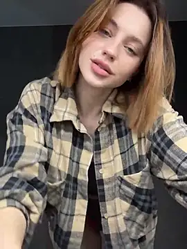 Snapshot of Camilla_Railian chatting on 5, 10, 2025 Camilla Railian online show from 5, 10, 2025