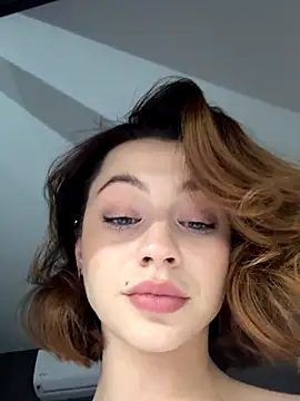 Snapshot of Camilla_Railian chatting on 15, 10, 2025 Camilla Railian online show from 15, 10, 2025