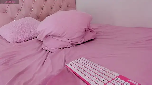 sofiaa snoww online show from 2, 3, 2025