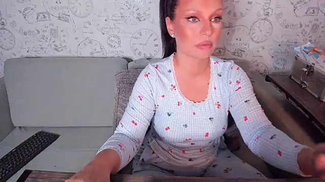LondonBadGirl online show from 8, 6, 2026