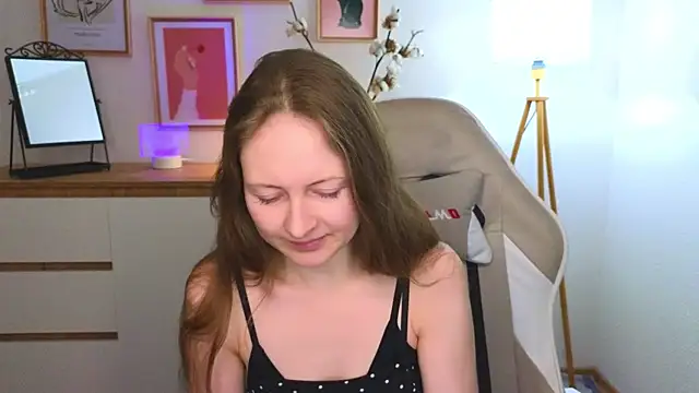 freya nilsson online show from 10, 12, 2024