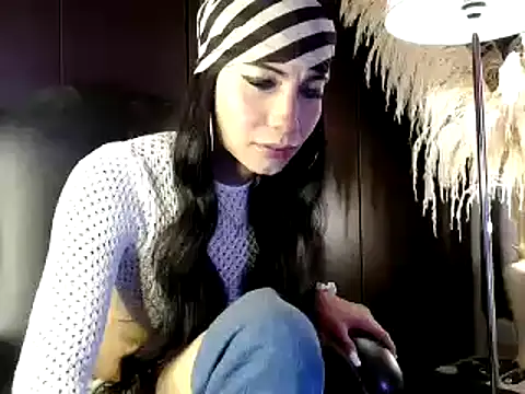 Snapshot of saraplayboy96 chatting on 5, 1, 2025 saraplayboy96 online show from 5, 1, 2025