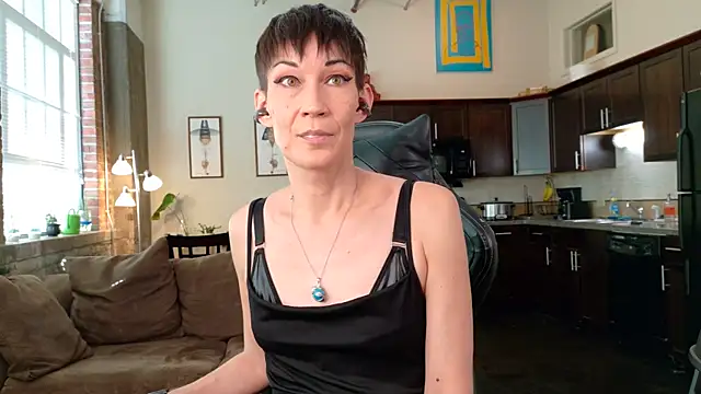 Snapshot of EveEnigma chatting on 10, 1, 2026 EveEnigma online show from 10, 1, 2026