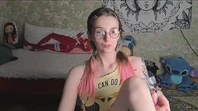 Cutie Adelia online show from 6, 5, 2026