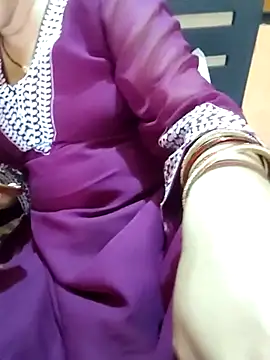 Snapshot of Diya_143 chatting on 2, 7, 2026 Diya 143 online show from 2, 7, 2026