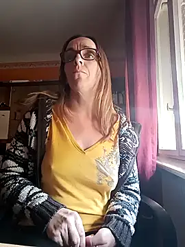 Dettybitch40 online show from 7, 10, 2025