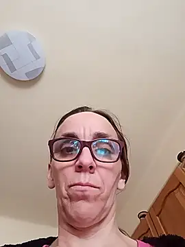 Dettybitch40 online show from 20, 10, 2025