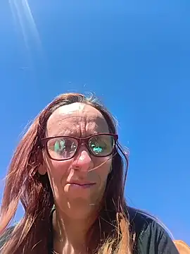 Dettybitch40 online show from 2, 5, 2026