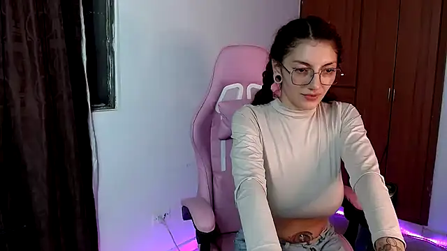 Snapshot of tastymeli chatting on 28, 12, 2024 tastymeli online show from 28, 12, 2024