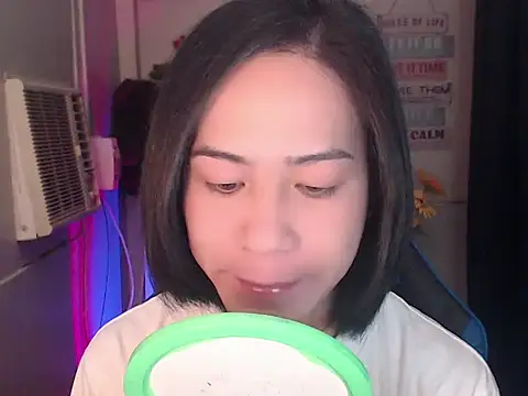 Lemonadexxx online show from 24, 11, 2025