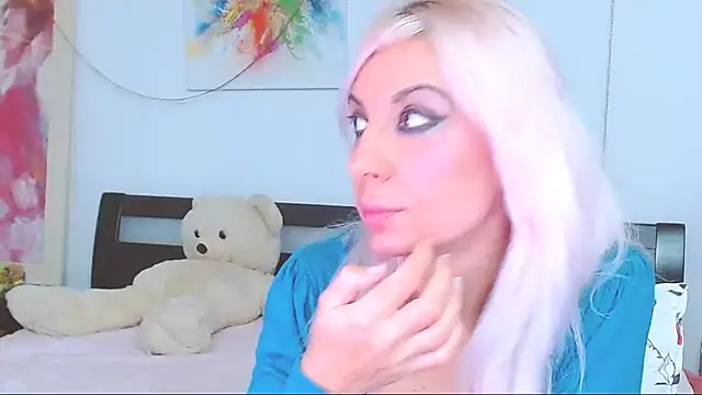 HoneyLara online show from 16, 10, 2025