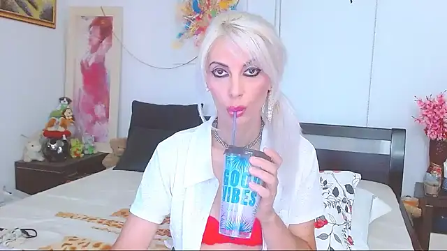 HoneyLara online show from 31, 7, 2026