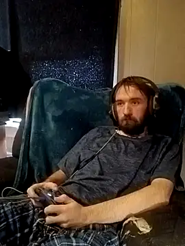 Snapshot of ShadowyTube chatting on 2, 2, 2025 ShadowyTube online show from 2, 2, 2025