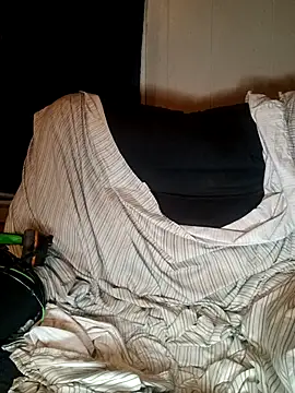 Snapshot of ShadowyTube chatting on 20, 9, 2025 ShadowyTube online show from 20, 9, 2025