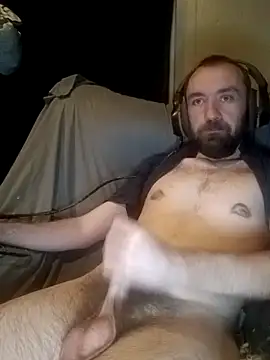 Snapshot of ShadowyTube chatting on 27, 10, 2025 ShadowyTube online show from 27, 10, 2025