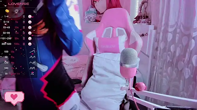 Snapshot of mia_kawaii05 chatting on 8, 12, 2024 mia kawaii05 online show from 8, 12, 2024