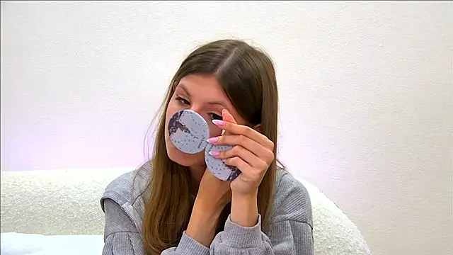 LillianKim online show from 9, 9, 2025