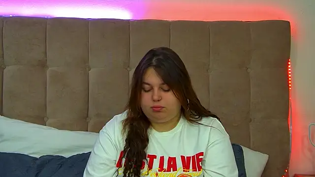 LillianKim online show from 18, 9, 2025